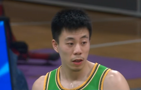 拾贝赢 篮球媒体人：张镇麟有可能会被交易，与辽宁队说再见